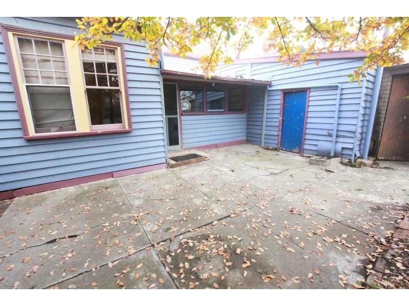 14 Robinson Street, Long Gully VIC 3550