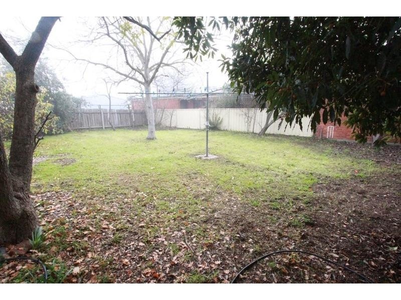 14 Robinson Street, Long Gully VIC 3550