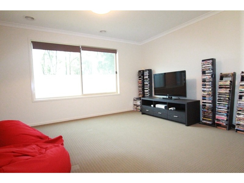 27 Belladonna Rise, Kangaroo Flat VIC 3555