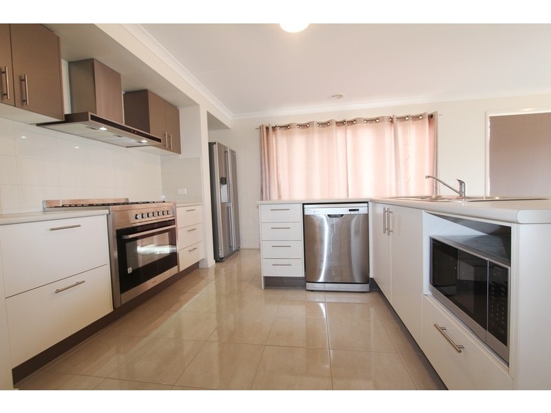 27 Belladonna Rise, Kangaroo Flat VIC 3555