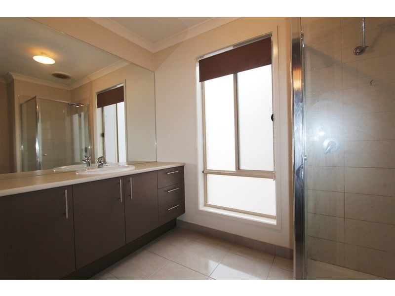 27 Belladonna Rise, Kangaroo Flat VIC 3555