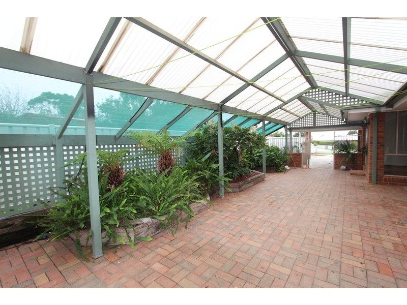 5 Anita Court, Kangaroo Flat VIC 3555