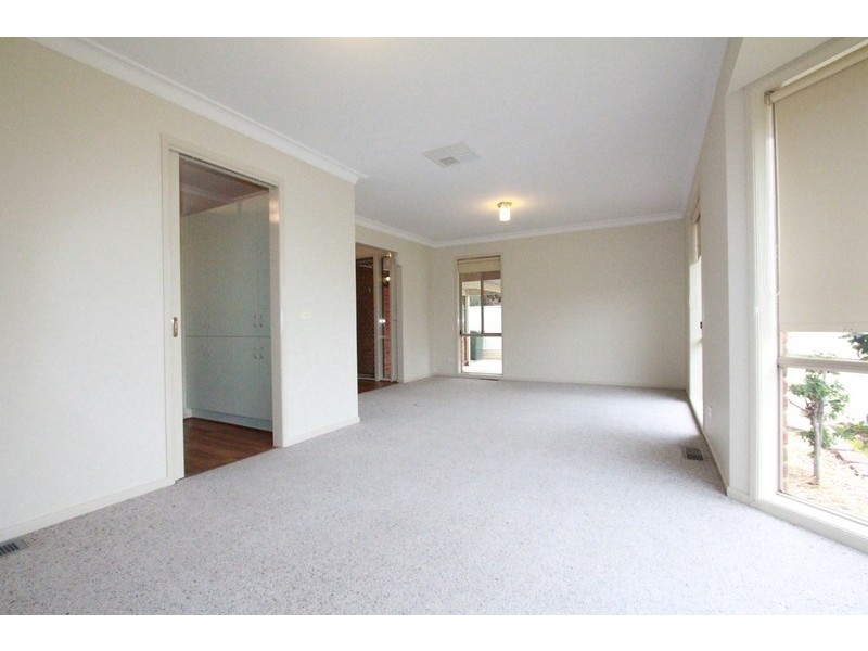 5 Anita Court, Kangaroo Flat VIC 3555