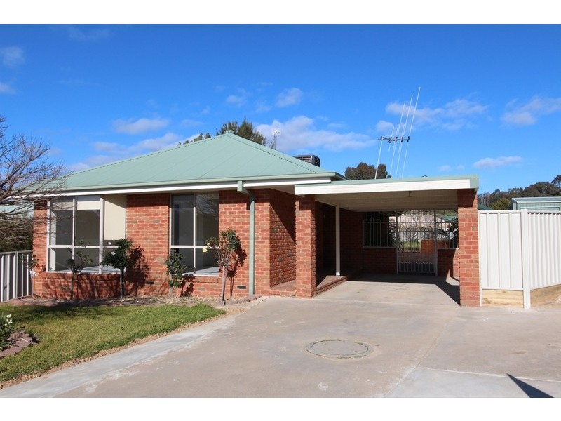 5 Anita Court, Kangaroo Flat VIC 3555