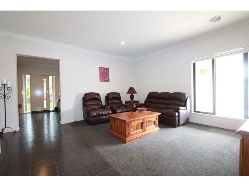 7 Mulga  Avenue, Epsom VIC 3551