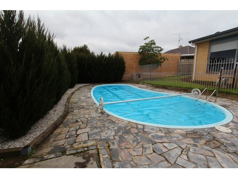 9 Elizabeth Street, Spring Gully VIC 3550