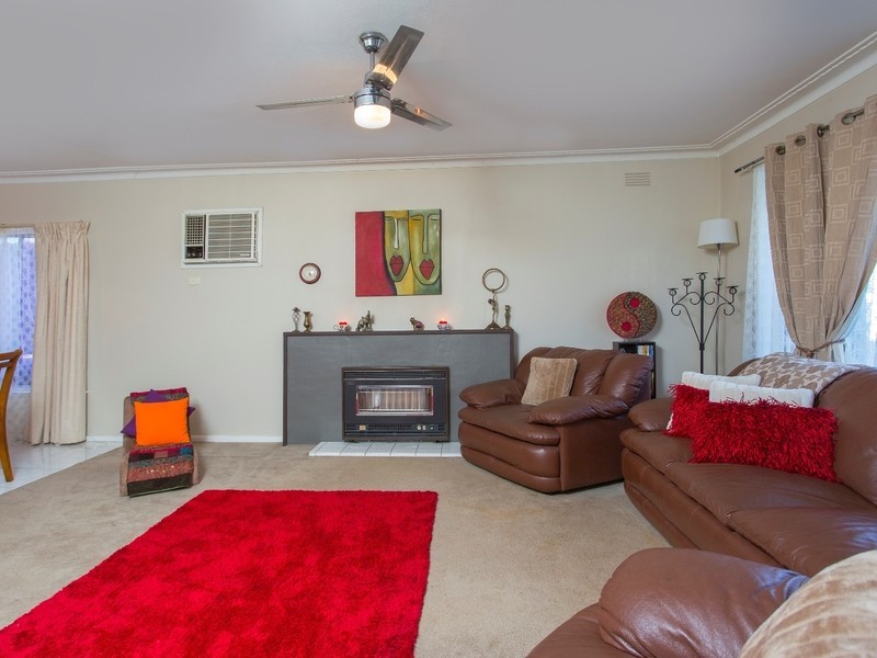 4 Park Street, Strathdale VIC 3550