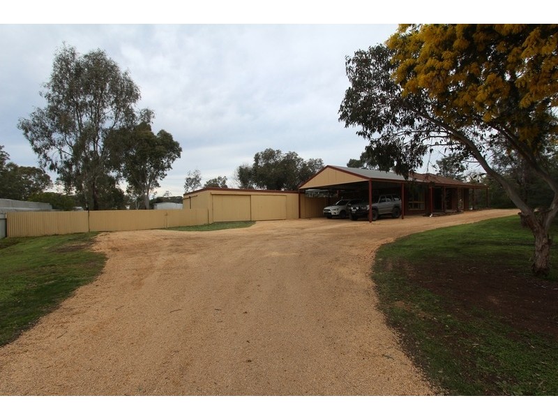 69 Rennie  Street, Huntly VIC 3551