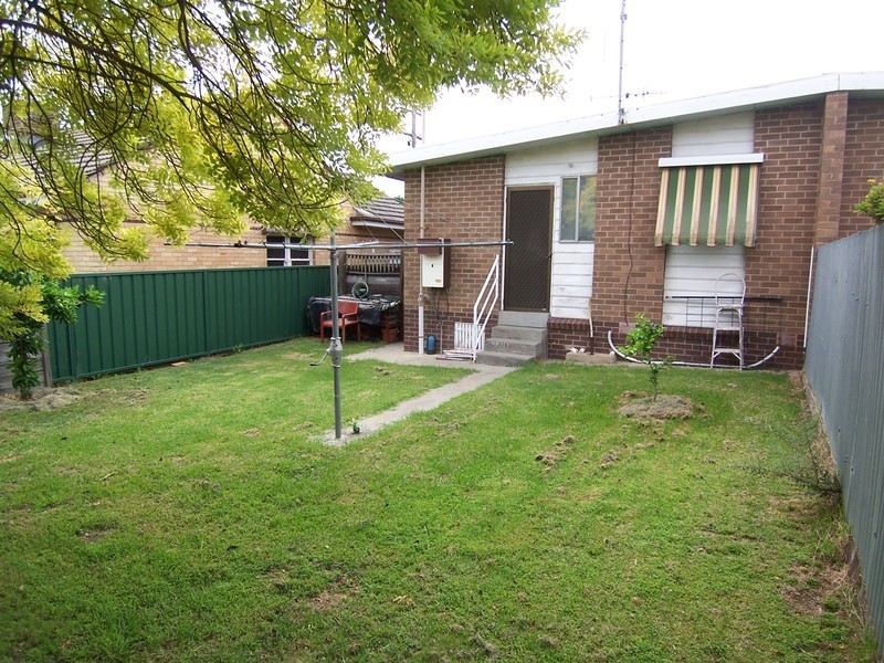 1 & 2/34a Curtin Street, Flora Hill VIC 3550
