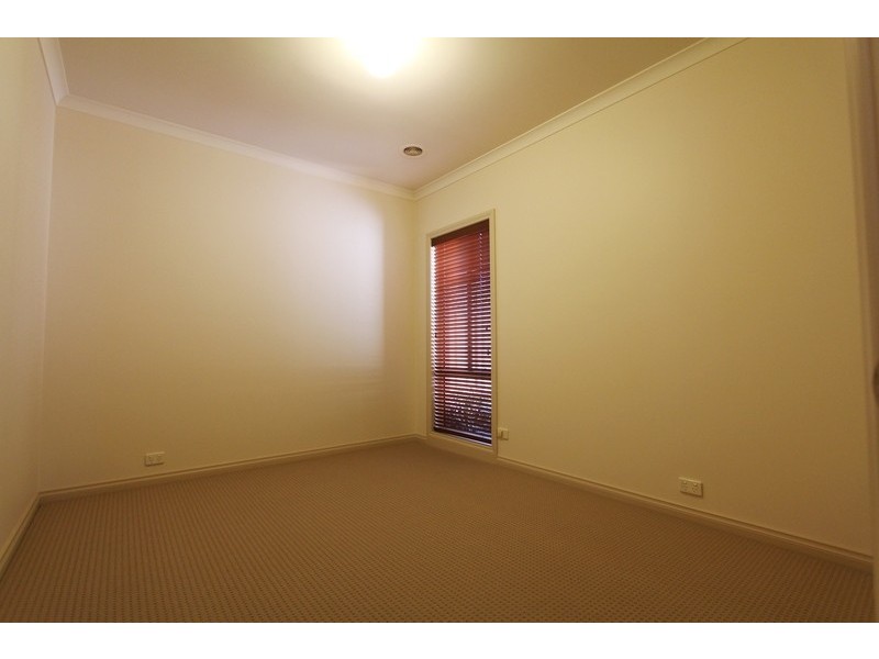 15b Somerville Street, Flora Hill VIC 3550