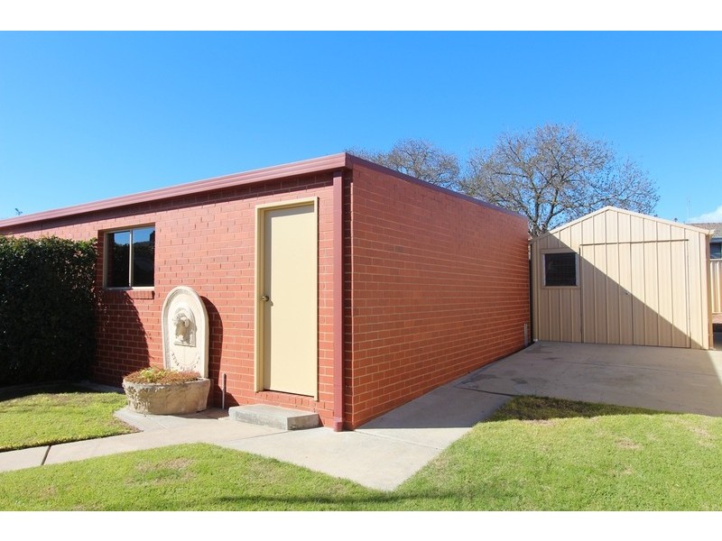15b Somerville Street, Flora Hill VIC 3550