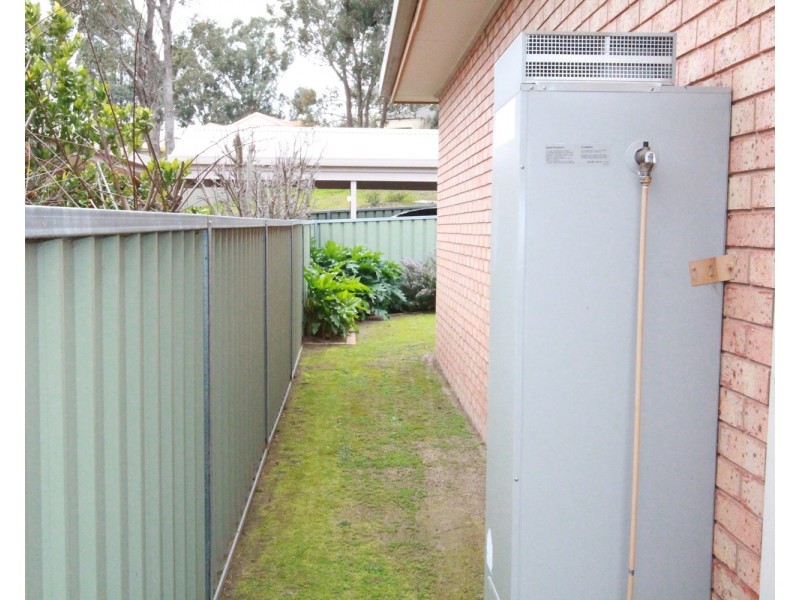 1/6 Davey Close, Flora Hill VIC 3550