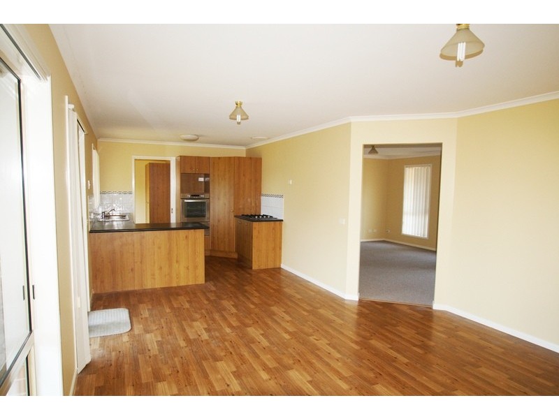 13 Chantelle Court, Kangaroo Flat VIC 3555