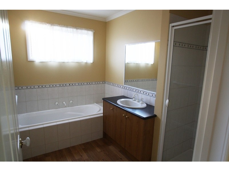 13 Chantelle Court, Kangaroo Flat VIC 3555