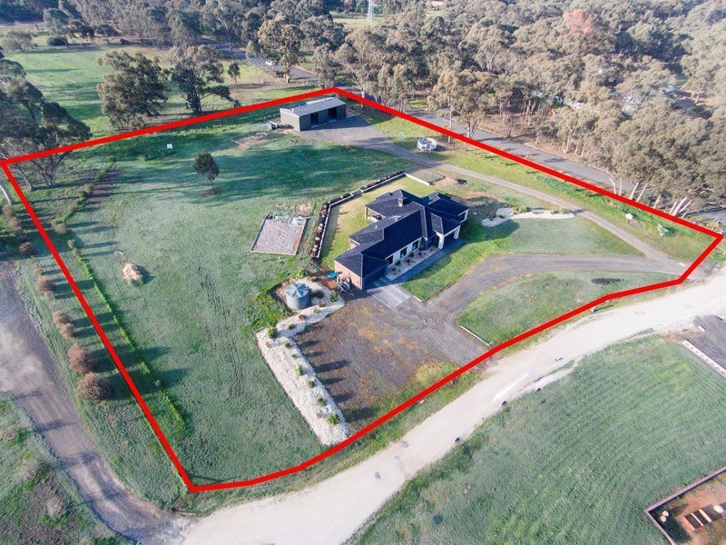 1 Datson Place, Junortoun VIC 3551