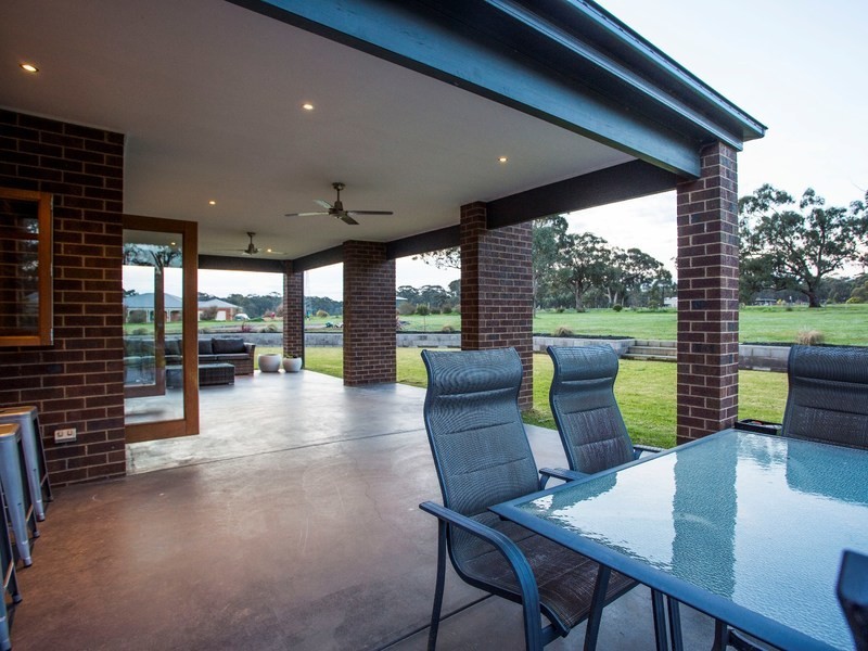 1 Datson Place, Junortoun VIC 3551