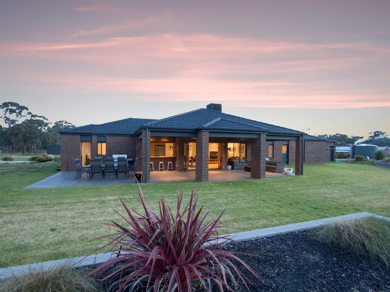 1 Datson Place, Junortoun VIC 3551