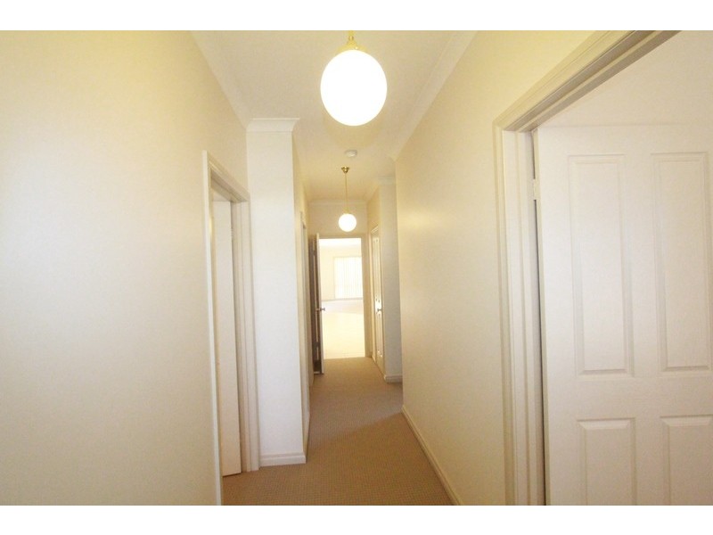 15b Somerville Street, Flora Hill VIC 3550