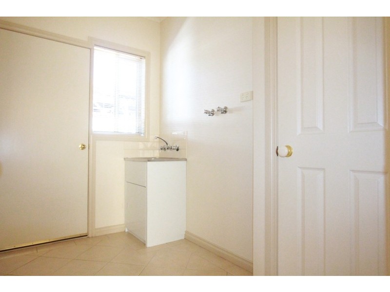 15b Somerville Street, Flora Hill VIC 3550