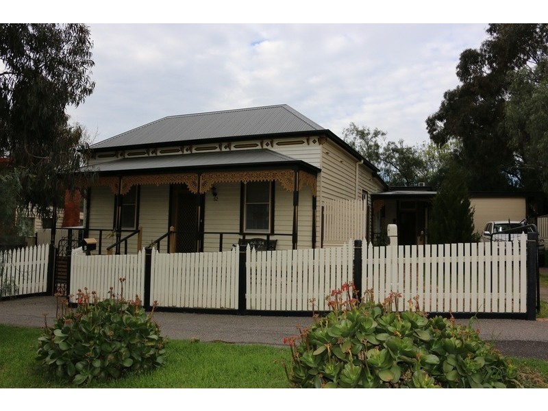 52 Honeysuckle  Street, Bendigo VIC 3550