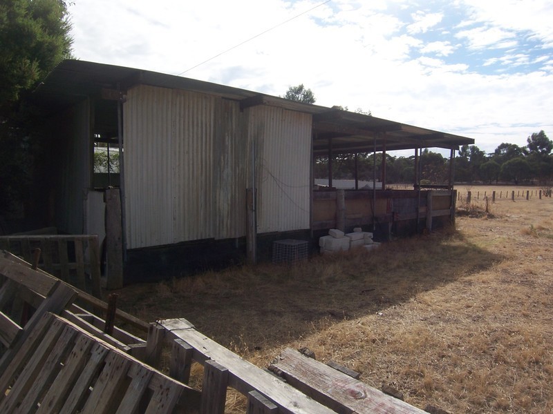 66 Racecourse Road, Epsom VIC 3551