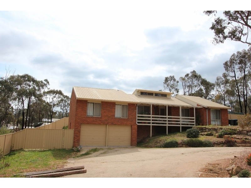 15 Clay Gully Court, Maiden Gully VIC 3551