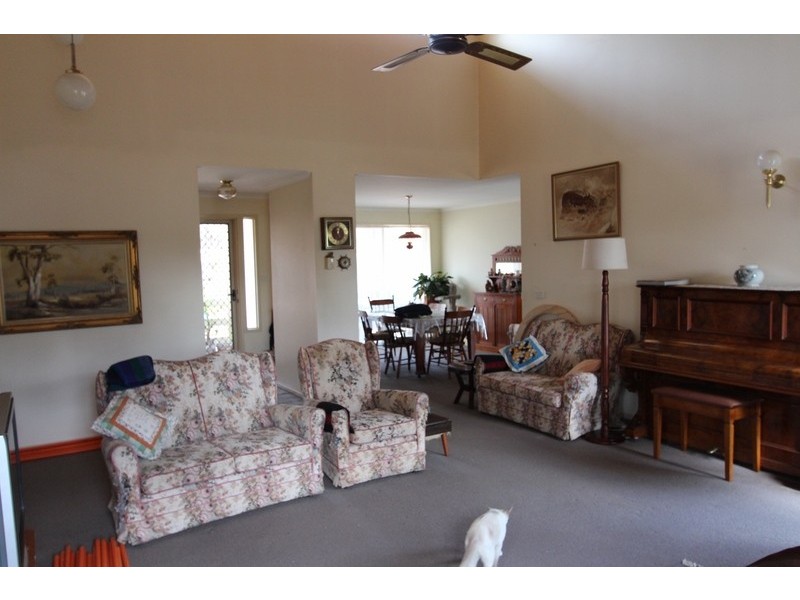 15 Clay Gully Court, Maiden Gully VIC 3551