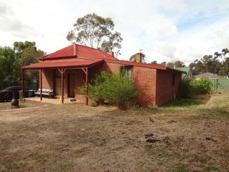 35 Greenwood Drive, Kennington VIC 3550