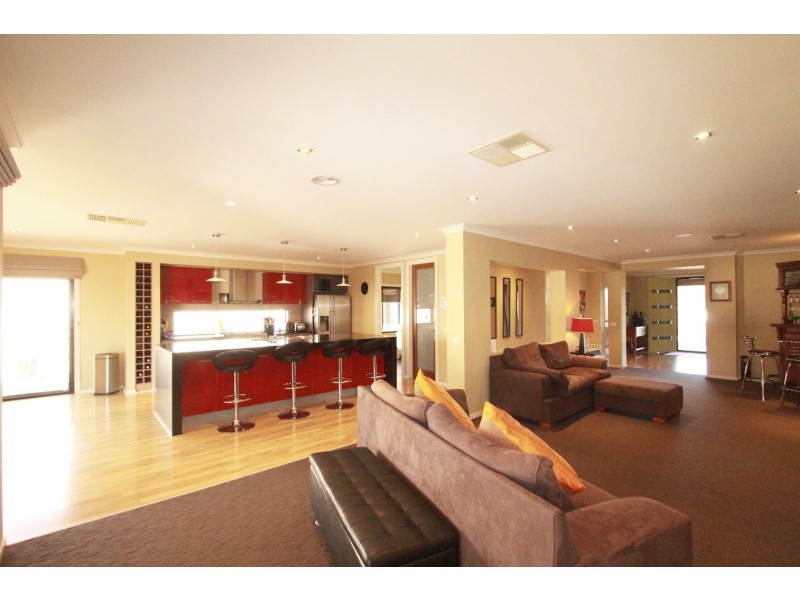 7 Kristy Drive, Spring Gully VIC 3550