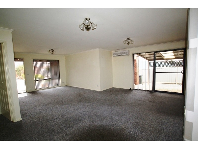 11 Goodenia Avenue, Kangaroo Flat VIC 3555
