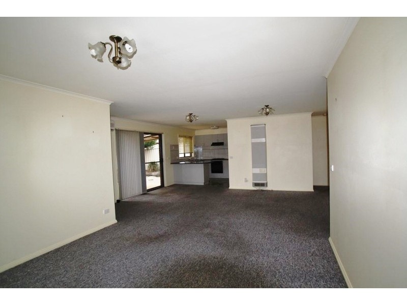 11 Goodenia Avenue, Kangaroo Flat VIC 3555