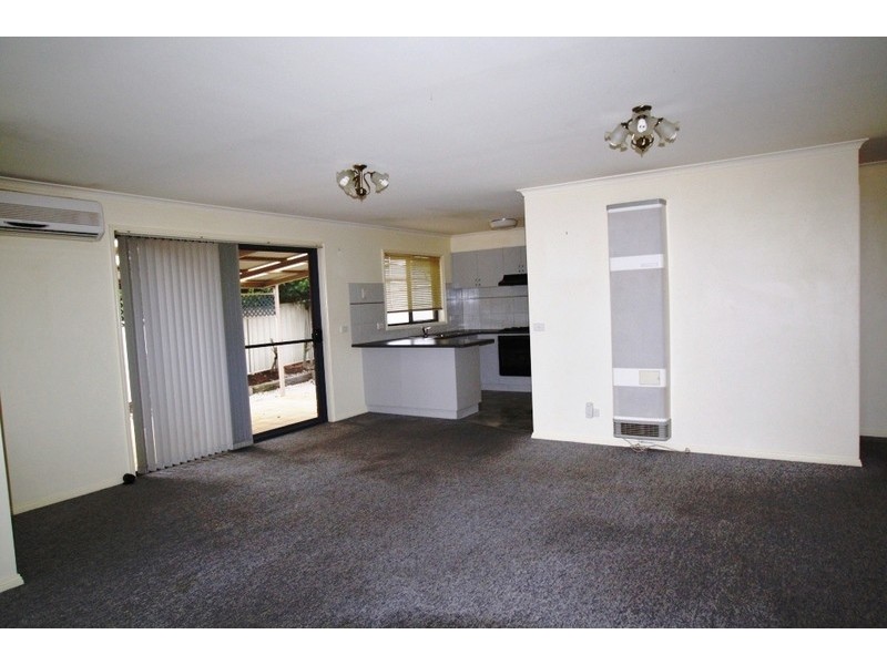 11 Goodenia Avenue, Kangaroo Flat VIC 3555