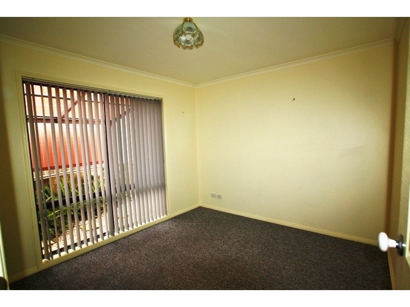 11 Goodenia Avenue, Kangaroo Flat VIC 3555