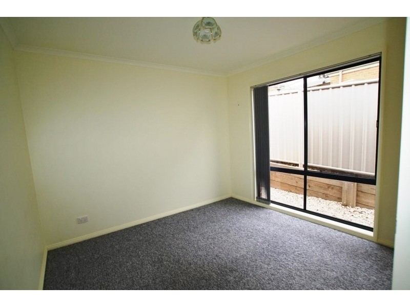 11 Goodenia Avenue, Kangaroo Flat VIC 3555