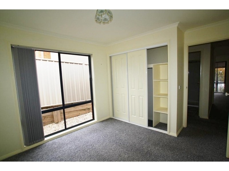 11 Goodenia Avenue, Kangaroo Flat VIC 3555