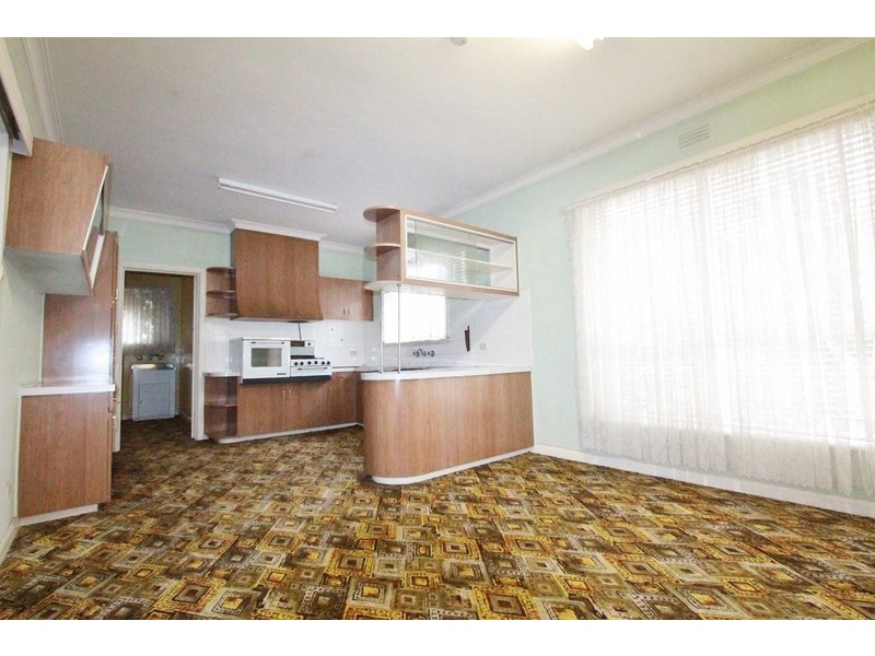 13 Oak Street, Golden Square VIC 3555