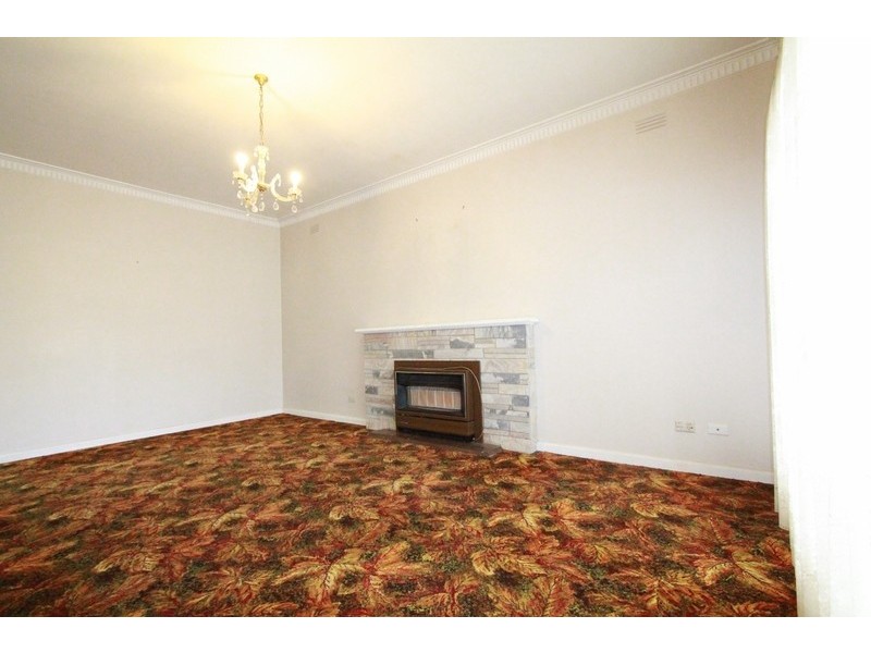 13 Oak Street, Golden Square VIC 3555