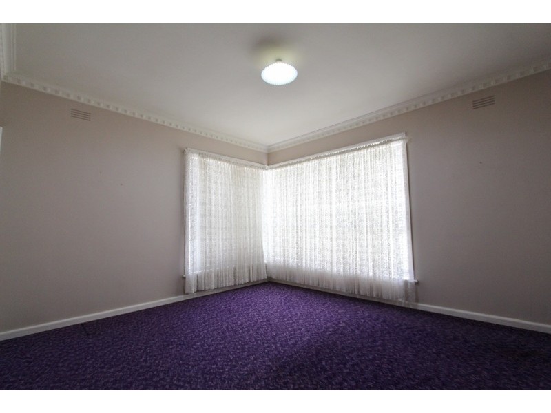 13 Oak Street, Golden Square VIC 3555