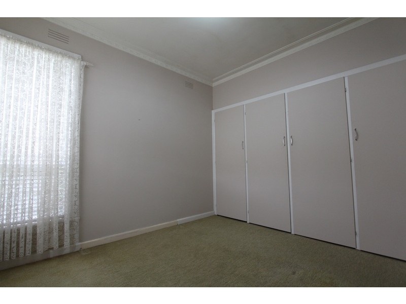 13 Oak Street, Golden Square VIC 3555