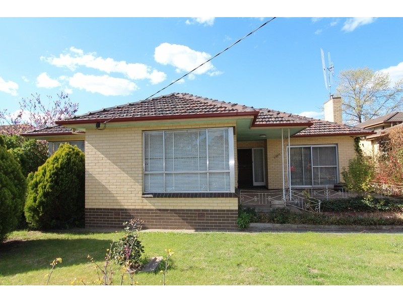 13 Oak Street, Golden Square VIC 3555