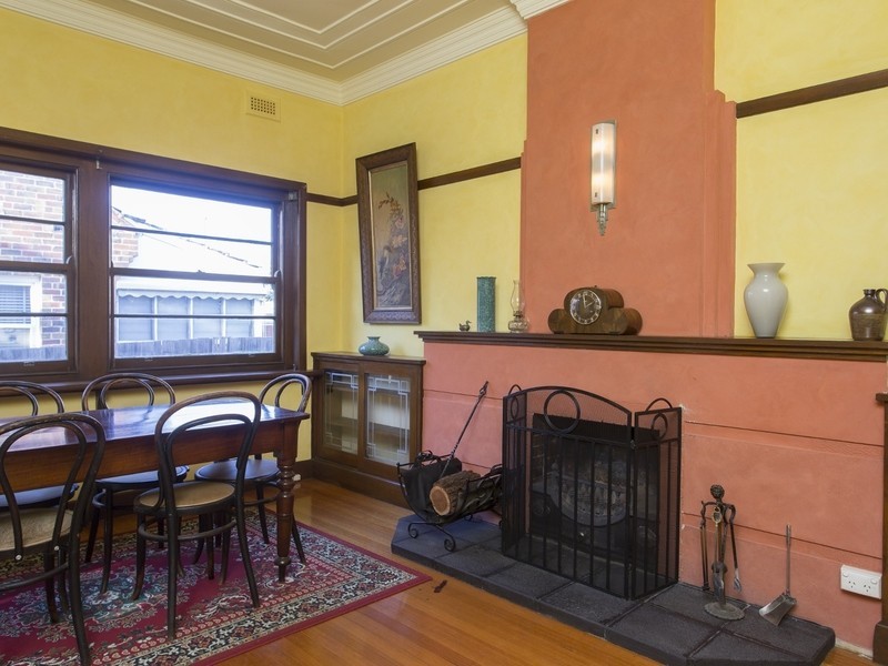 8 Dungey  Avenue, Flora Hill VIC 3550