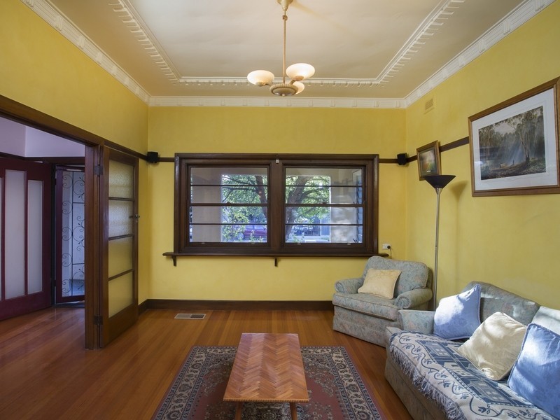 8 Dungey  Avenue, Flora Hill VIC 3550