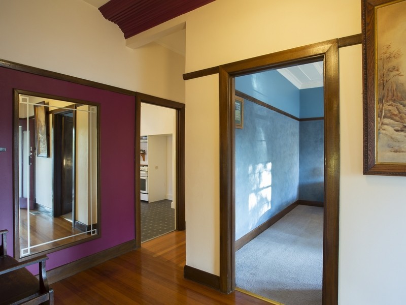 8 Dungey  Avenue, Flora Hill VIC 3550