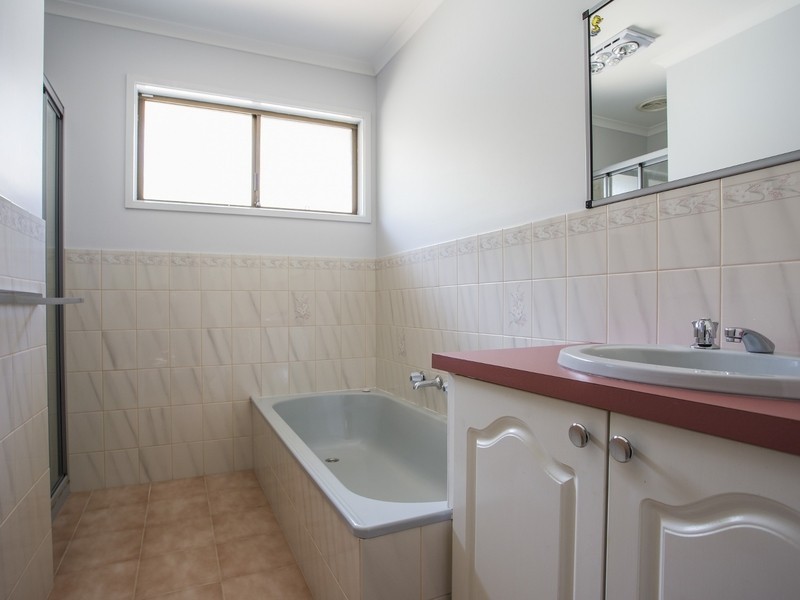 2/1 Jude Court, Spring Gully VIC 3550
