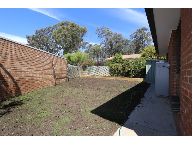 2/1 Jude Court, Spring Gully VIC 3550