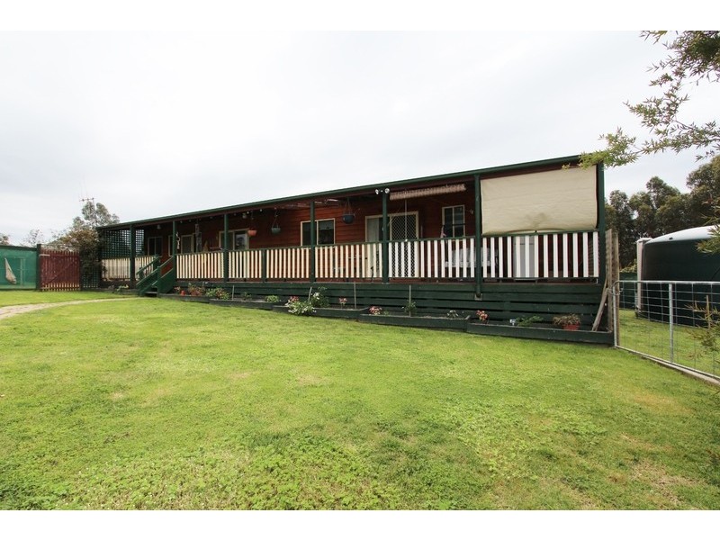 51 Hall Road, Heathcote VIC 3523