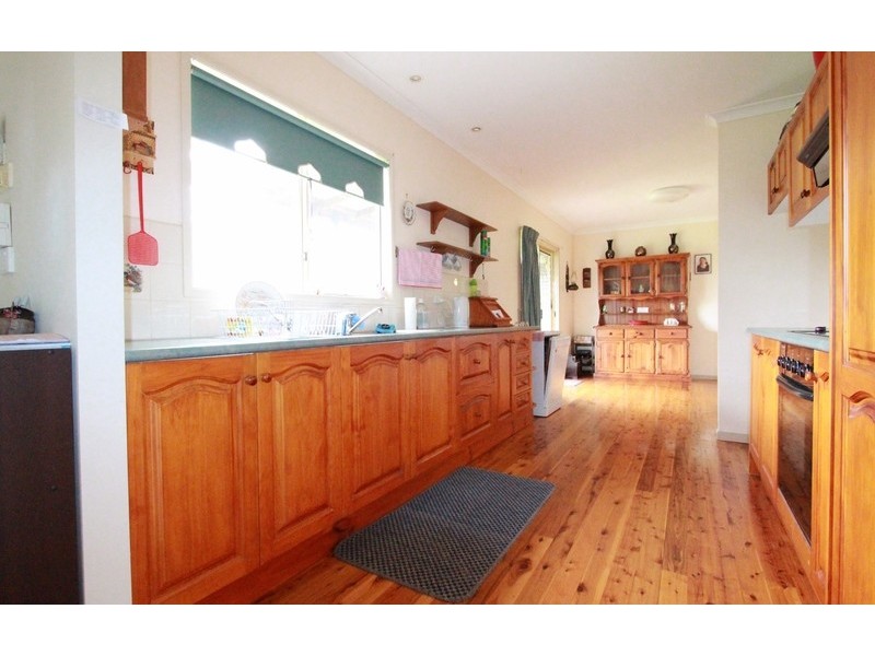 51 Hall Road, Heathcote VIC 3523