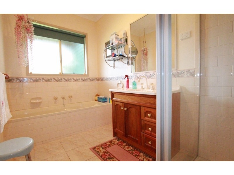 51 Hall Road, Heathcote VIC 3523