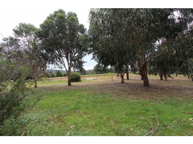 51 Hall Road, Heathcote VIC 3523