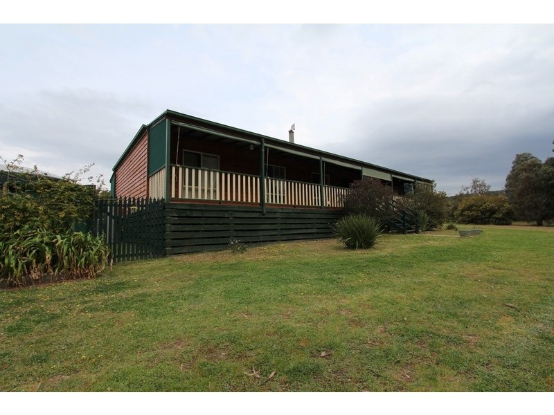 51 Hall Road, Heathcote VIC 3523